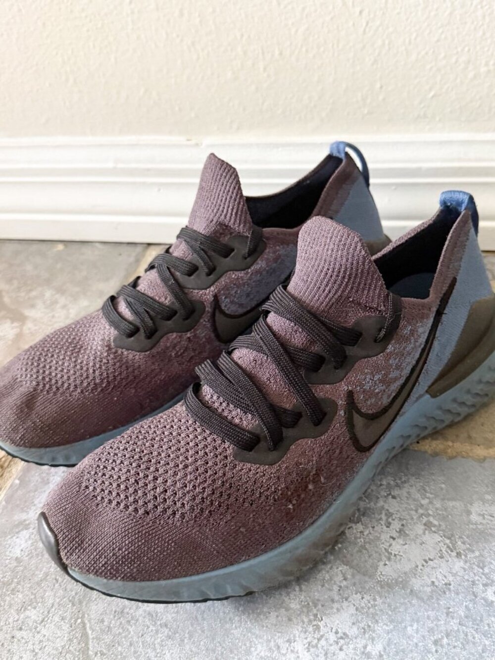 Nike Epic React Flyknit Mens 8.5 Burgundy Running Shoes Sneaker